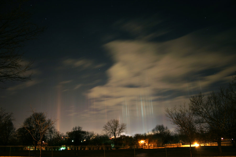light_pillars__false_aurora_by_lakefx.jpg